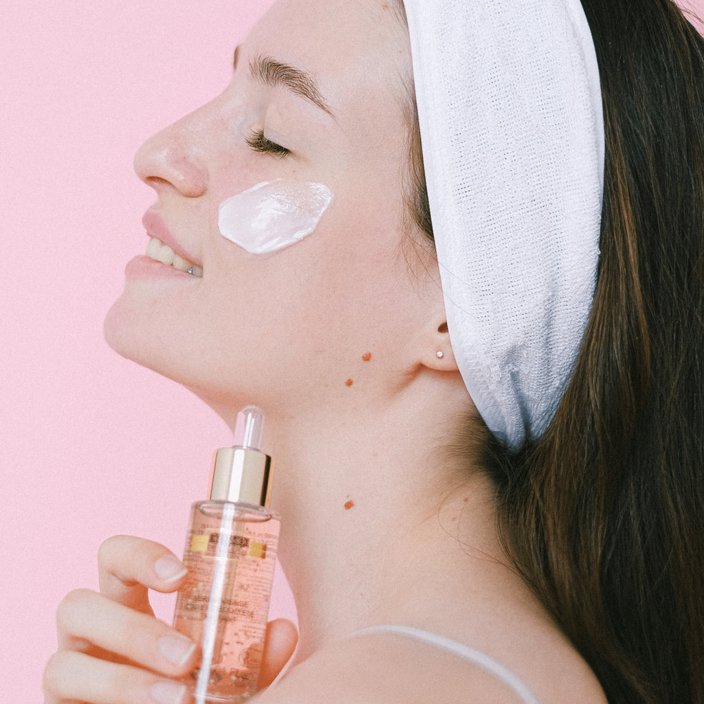 De ce folosim uleiul  pe post de demachiant? - WowSkin Romania