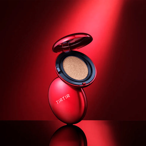 WowSkinDescoperă puterea fardurilor TIRTIR Mask Fit Red Cushion, ideale pentru a obține un machiaj impecabil și un ten luminos. Aceste farduri oferă o protecție SPF40 PA++, asigurând nu doar un aspect perfect, ci și protecție împotriva razelor UV. Textura lor ușoară și formula inovatoare permit fardurilor să se adapteze perfect la pielea ta. Fardurile TIRTIR Mask Fit Red Cushion, obții un finisaj natural și strălucitor. Transformă-ți rutina de machiaj cu aceste farduri excepționale.