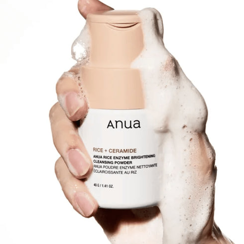 Descoperă puterea orezului fermentat cu Anua Cleansing Powder 40g, perfectă pentru ten sensibil. Exfoliere fină și curățare profundă într-un singur pas.