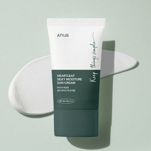 Protecție solară și hidratare într-un singur pas cu Anua Heartleaf Silky Moisture Suncream. Formulă coreeană ușoară, fără alcool, ideală pentru rutină zilnică K-beauty.