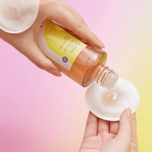 Formulă vegană cu ingrediente botanice – hrănește părul în profunzime, lăsându-l moale, neted și fără efect de încrețire. wowskin.ro