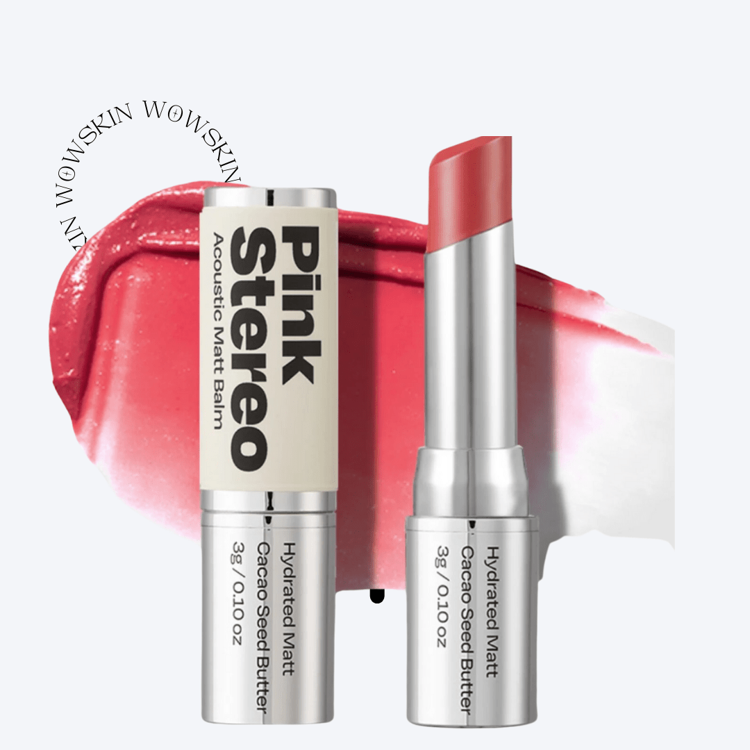 Redescoperă feminitatea cu rujul mat Alternative Stereo Pink Stereo – un roz vibrant cu efect catifelat.
Textura lejeră oferă confort și rezistență întreaga zi. WowSkin Romania