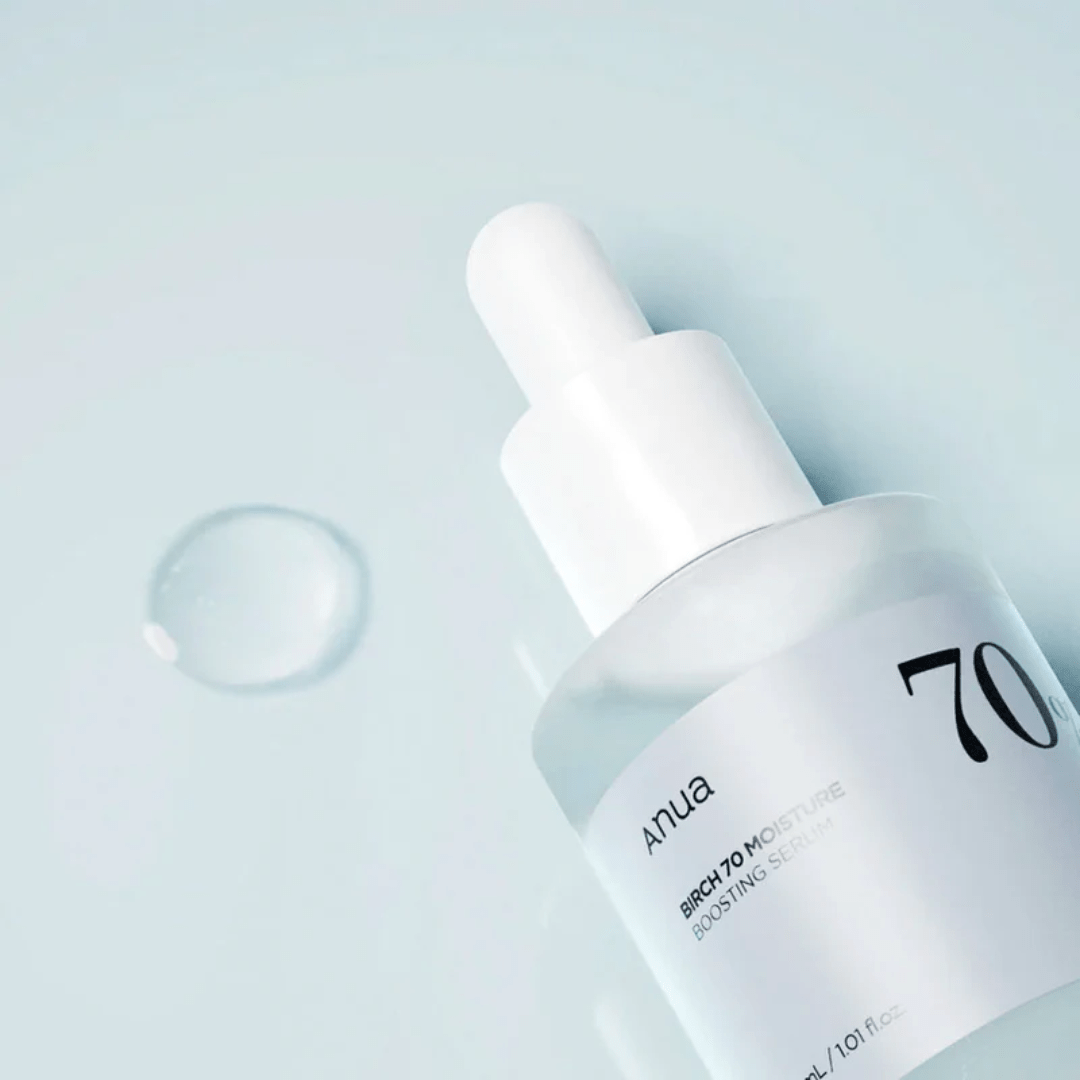 Anua Moisture Boosting Serum calmează, hidratează și protejează pielea iritată.
Formulat cu apă de mesteacăn și pantenol, este ideal în rutina zilnică. WowSkin Romania