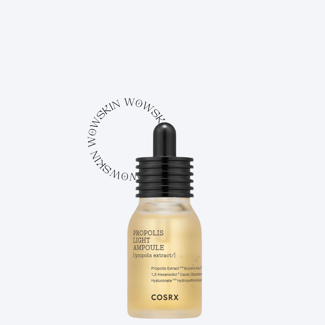 COSRX Propolis Light Ampoule 30 ml oferă un boost intens de hidratare și strălucire naturală. Ser perfect pentru regenerarea pielii și calmarea iritațiilor, ideal pentru ten sensibil. wowskin.ro