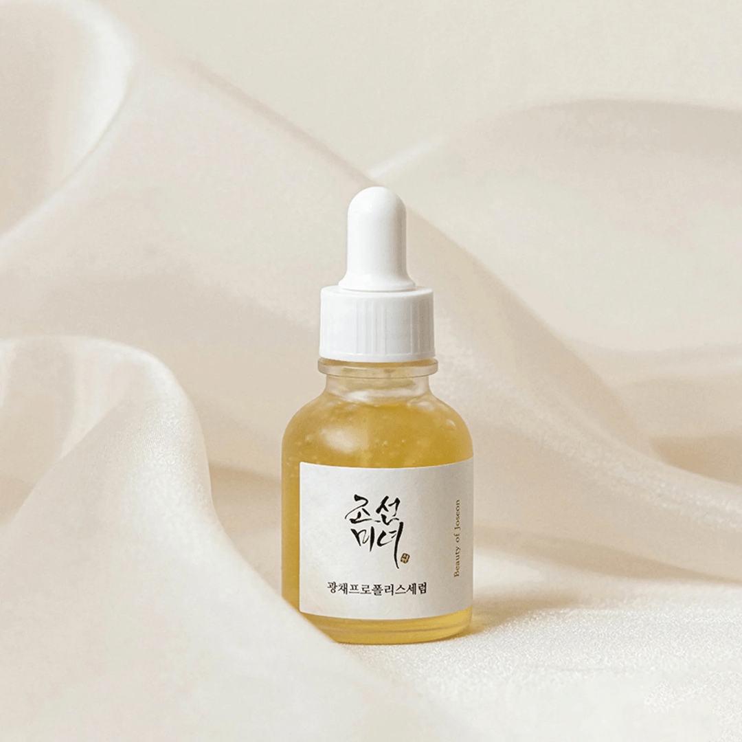 Beauty of Joseon Glow Serum cu Propolis și Niacinamide calmează, hrănește și iluminează pielea.
Combate imperfecțiunile și susține refacerea pielii afectate de acnee sau roșeață. wowskin.ro