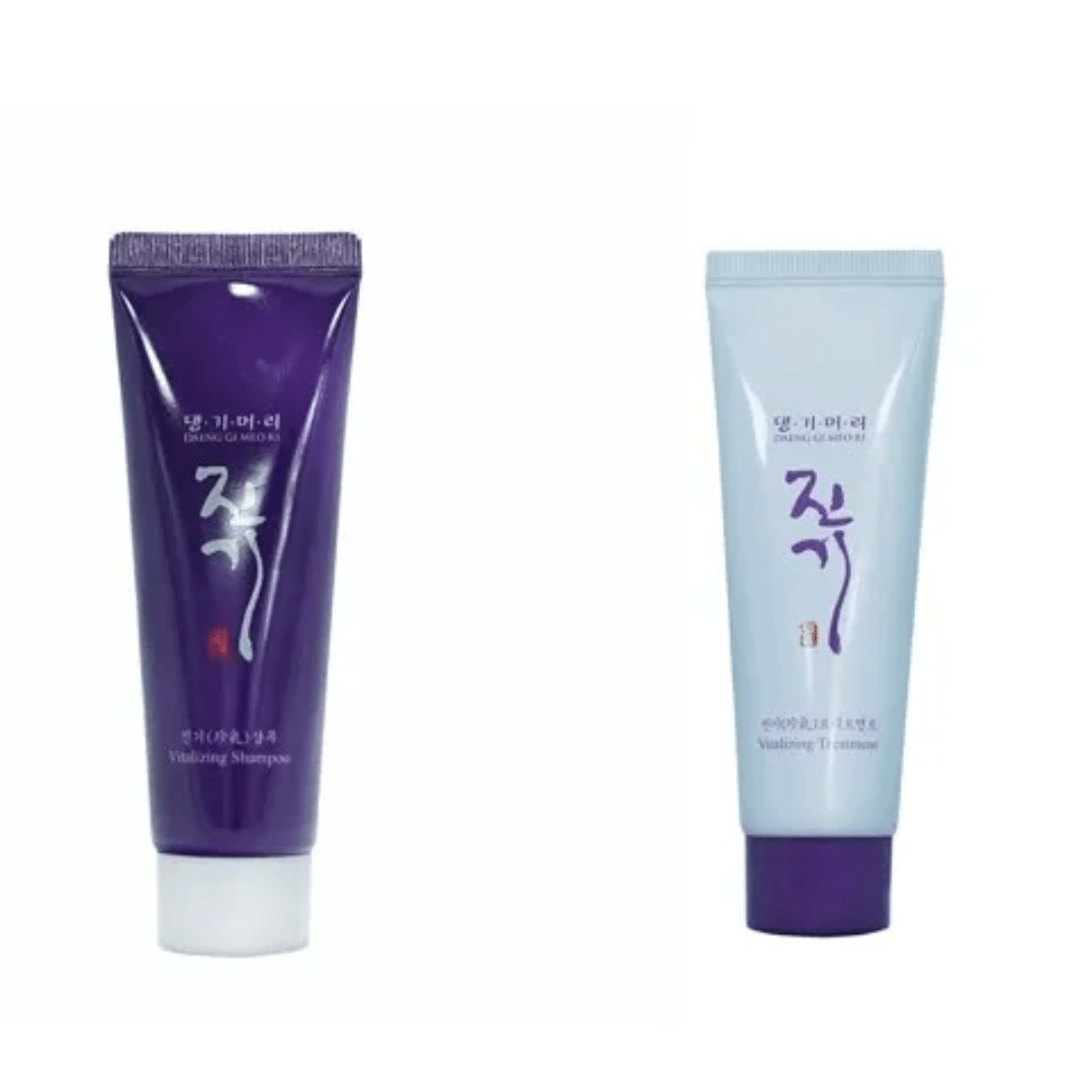  Tratamentul vitalizant Daeng Gi Meo Ri de 50 ml: Transformati-va rutina de ingrijire a parului cu acest tratament nutritiv coreean. Infuzat cu ingrediente botanice, acest tratament ajută la repararea părului deteriorat, redându-i vitalitatea și strălucirea. Formatul generos de 50 ml asigură că veți avea suficient produs pentru utilizări multiple, făcându-l o adiție de durată în rutina dvs. de îngrijire. Potrivit pentru toate tipurile de păr,