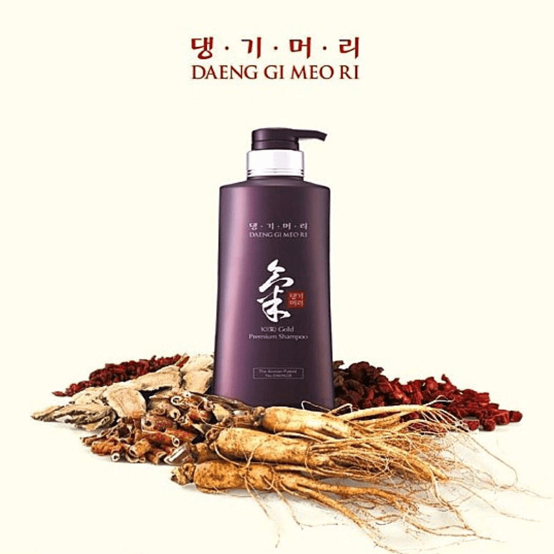  Șamponul premium Daeng Gi Meo Ri Ki Gold, prezentat într-un flacon elegant de 500 ml cu dozator, este un produs emblematic în rândul produselor de îngrijire a părului coreene. Acest șampon nu doar că curăță eficient, dar este îmbogățit cu ingrediente prețioase, inclusiv extracte de plante medicinale orientale, pentru a revitaliza și a hrăni părul de la rădăcină până la vârf. Protejează împotriva căderii părului și ajută la îmbunătățirea sănătății generale a scalpului, conferind părului un aspect lucios