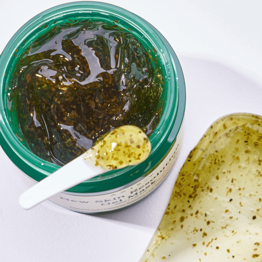  Redă strălucirea naturală cu AXIS-Y Gel Mask, perfectă pentru calmarea și regenerarea pielii obosite.